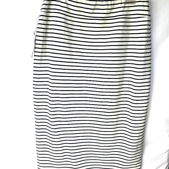 Black White Worthington Skirt. - Picture 2 of 6